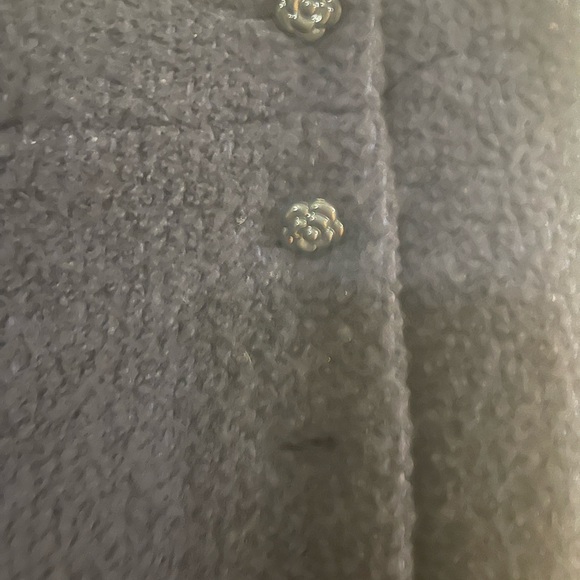 Gorgeous CHANEL  WOOL SKIRT NAVY BLUE CAMELIA BUTTONS - Picture 5 of 6